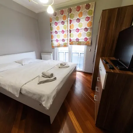 Lux Place Downtown Apartment *